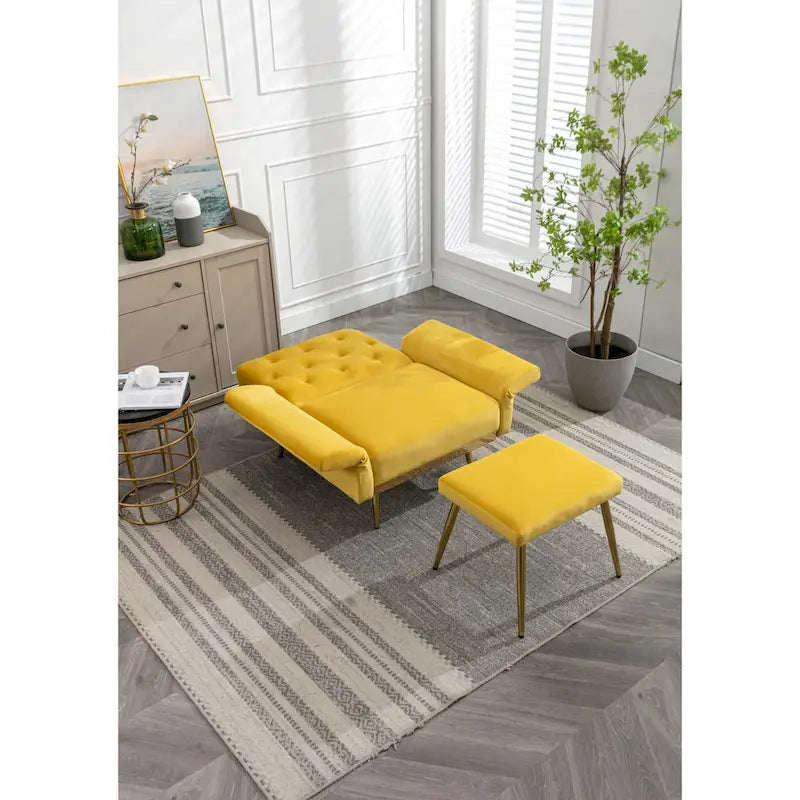 Fauteuil d'appoint en velours capitonné avec accoudoirs et pieds en métal doré